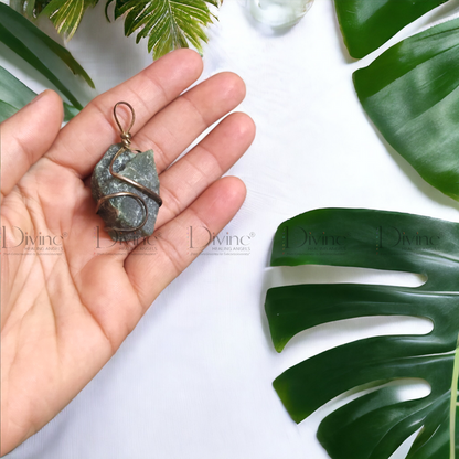 GREEN AVENTURINE RAW PENDANT